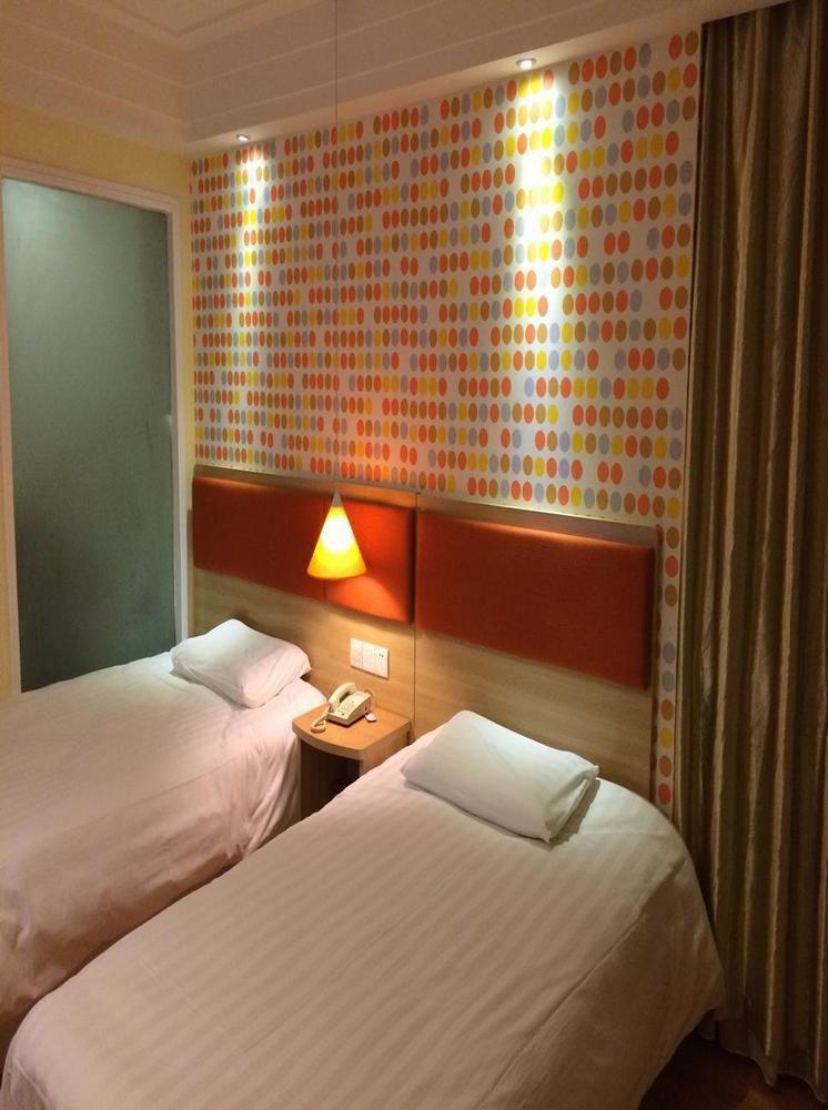 Home Inn Chengdu Kuanzhai Alley New City Square Exterior photo